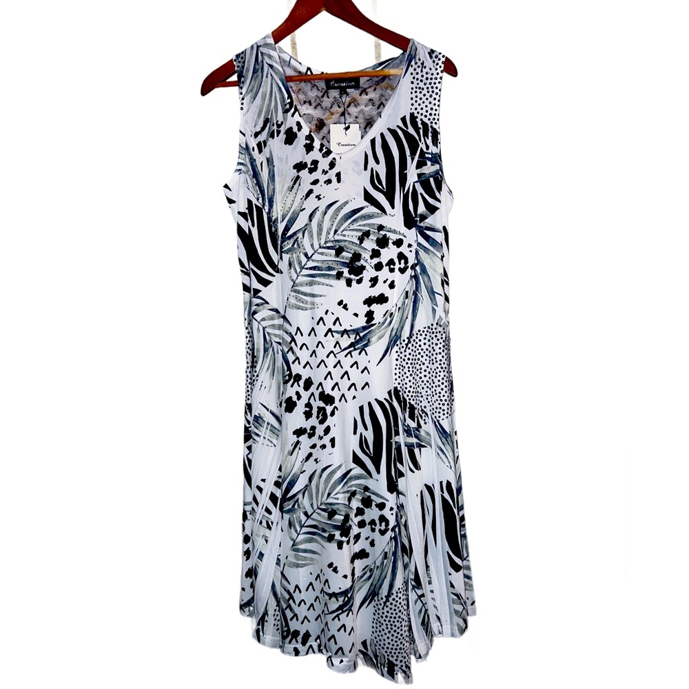 NWT Elegant Black and White Patterned Dress